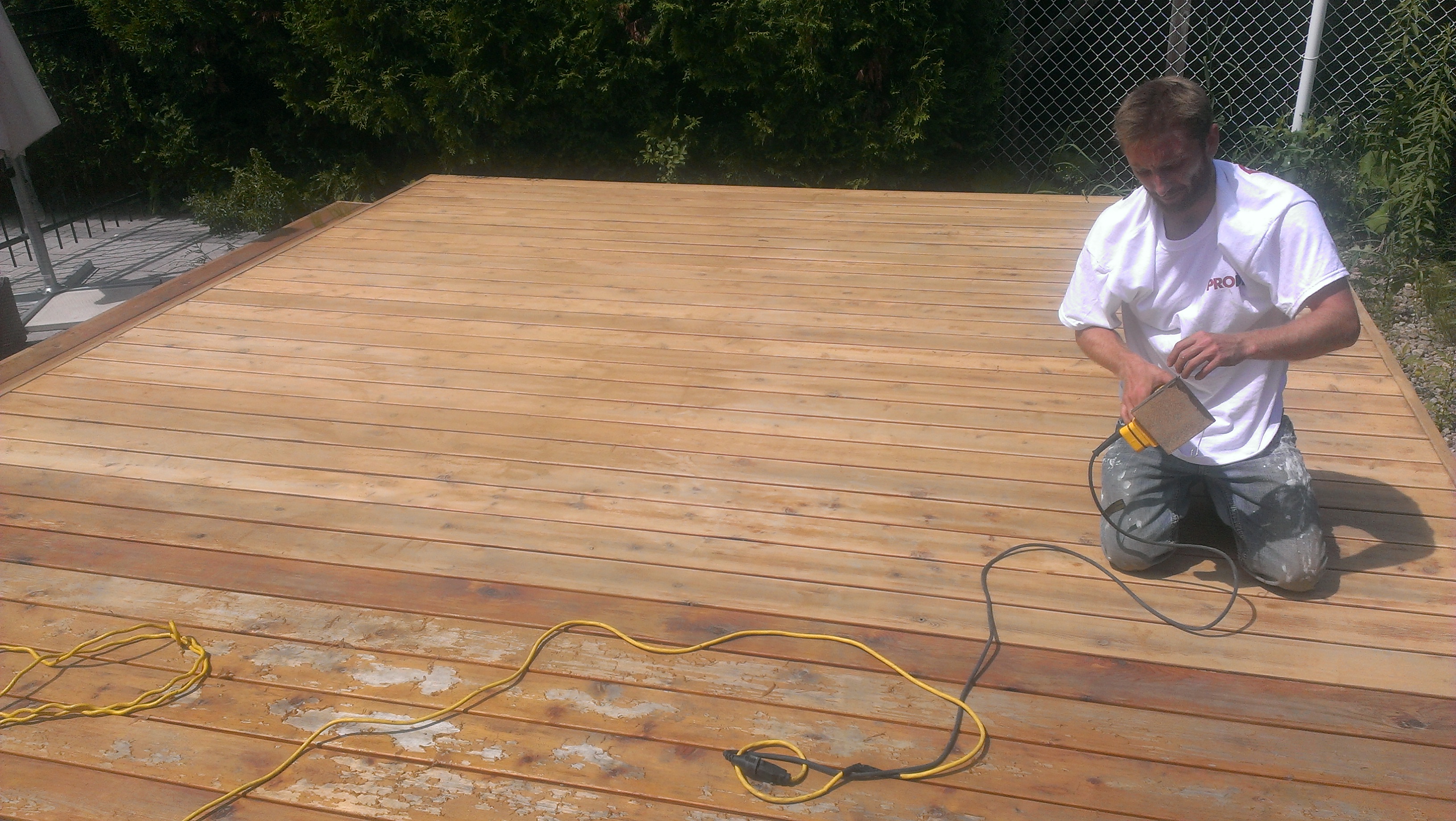 L'entretien et teinture d'un patio en bois traité PROBOIS™